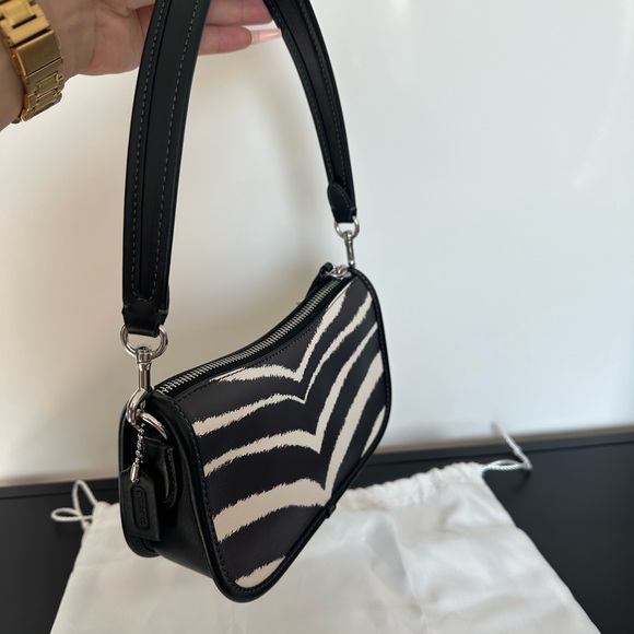 Coach Swinger 20 Purse - Picture 3 of 4